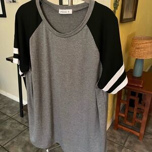 lululemon athletica Gray and Black Short Sleeve Tee